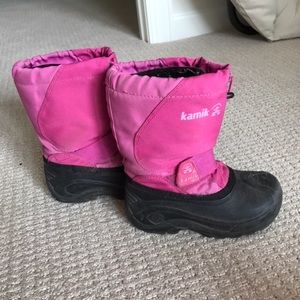 Kamik girl winter boots.